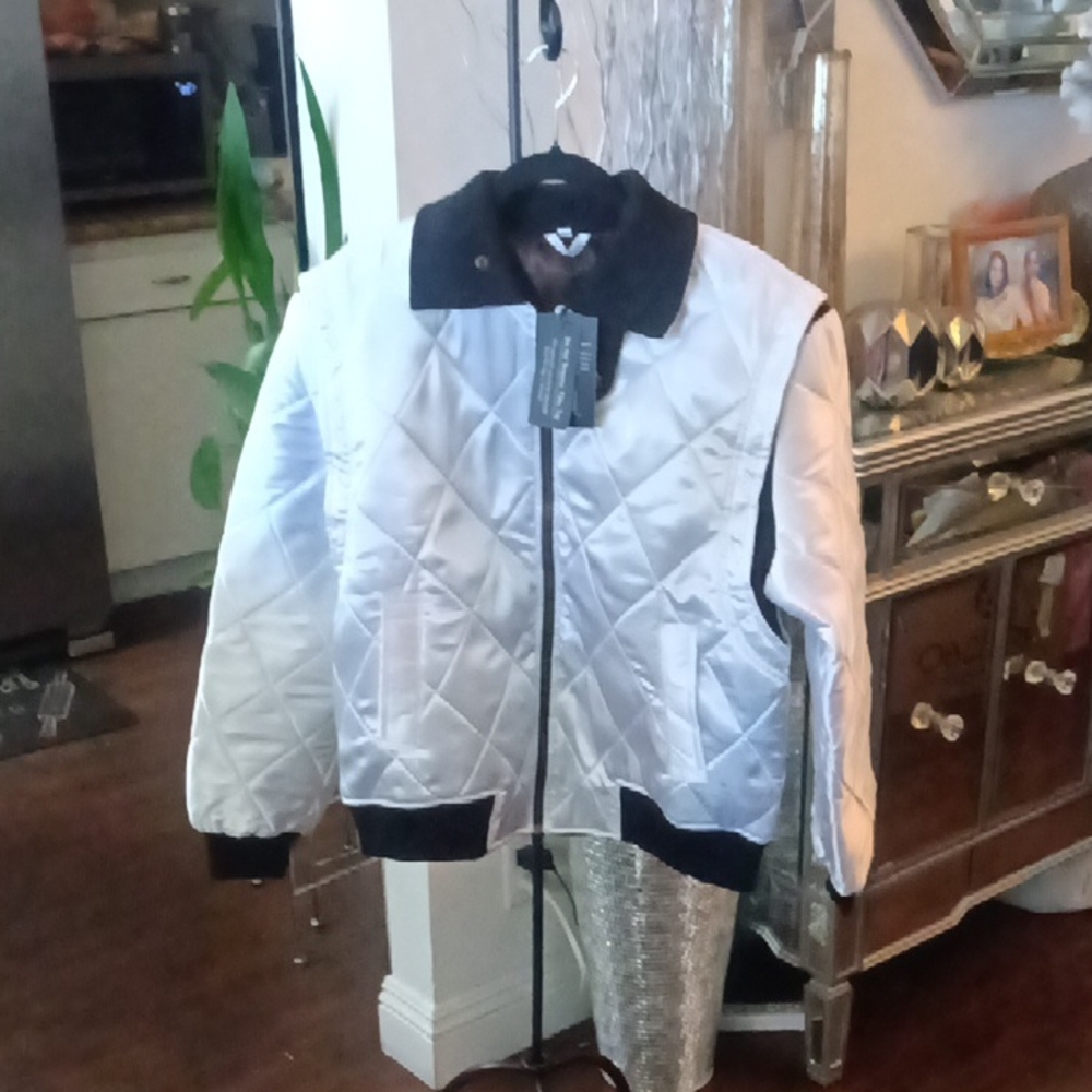 A:Chic Black and White Quilted Jacket